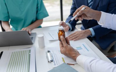 Joint meeting between doctors and administrators, meeting summarizing the prescription of medicines and importing medicines for use in hospitals, meeting to discuss together. Doctor meeting concept.